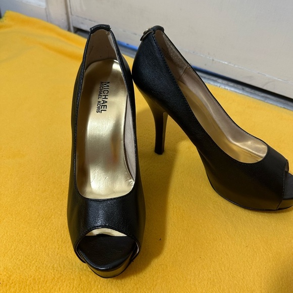 Michael Kors Black Peep Toe Heels size 7 1/2 - Picture 6 of 8